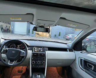 Noleggio auto Land Rover Discovery Sport 2015 in Albania, con carburante Diesel e 190 cavalli di potenza ➤ A partire da 45 EUR al giorno.