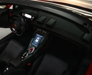 Lamborghini Huracan Perfomante Spider 2024 con sistema A trazione integrale, disponibile a Dubai.