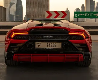 Lamborghini Huracan Perfomante Spider 2024 disponibile per il noleggio a Dubai, con limite di chilometraggio di 250 km/giorno.