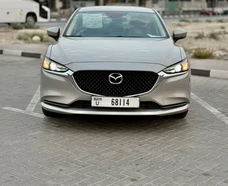 Vista frontale di un noleggio Mazda 6 a Dubai, Emirati Arabi Uniti ✓ Auto #7683. ✓ Cambio Automatico TM ✓ 0 recensioni.