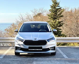 Noleggio Skoda Fabia. Auto Economica per il noleggio in Montenegro ✓ Cauzione di Deposito di 100 EUR ✓ Opzioni assicurative RCT, CDW, SCDW, FDW, All'estero.