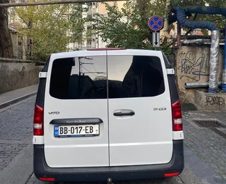 Motore Diesel da 1,6L di Mercedes-Benz Vito 2019 per il noleggio a Tbilisi.