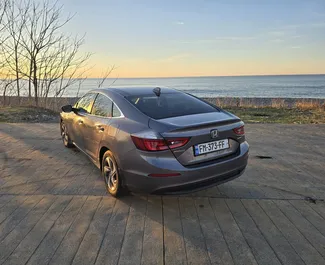 Motore Ibrido da 1,5L di Honda Insight 2019 per il noleggio a Batumi.