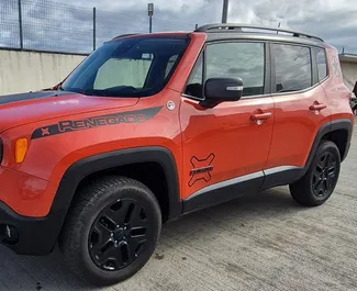 Vista frontale di un noleggio Jeep Renegade a Kutaisi, Georgia ✓ Auto #15527. ✓ Cambio Automatico TM ✓ 0 recensioni.