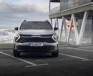 Vista frontale di un noleggio Kia Sportage a Tbilisi, Georgia ✓ Auto #13406. ✓ Cambio Automatico TM ✓ 0 recensioni.