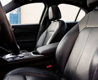 Alfa Romeo Giulia 2022 disponibile per il noleggio a Tbilisi, con limite di chilometraggio di illimitato.