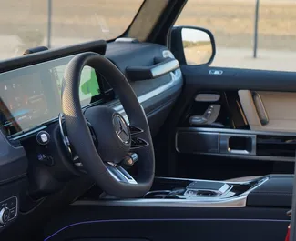Noleggio Mercedes-Benz G63 AMG. Auto Premium, Lusso, SUV per il noleggio negli Emirati Arabi Uniti ✓ Cauzione di Senza deposito ✓ Opzioni assicurative RCT, SCDW, FDW, Passeggeri, Furto, Senza deposito.