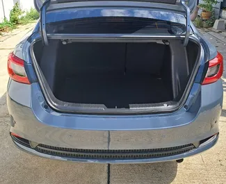 Noleggio Mazda 2. Auto Economica per il noleggio in Thailandia ✓ Cauzione di Deposito di 5000 THB ✓ Opzioni assicurative RCT, SCDW, Passeggeri, Furto.