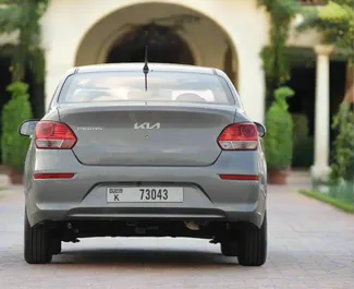 Vista frontale di un noleggio Kia Pegas a Dubai, Emirati Arabi Uniti ✓ Auto #15432. ✓ Cambio Automatico TM ✓ 0 recensioni.