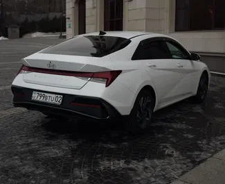 Motore Benzina da 1,6L di Hyundai Elantra 2024 per il noleggio ad Almaty.