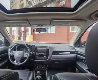 Motore Benzina da 2,4L di Mitsubishi Outlander 2019 per il noleggio a Batumi.