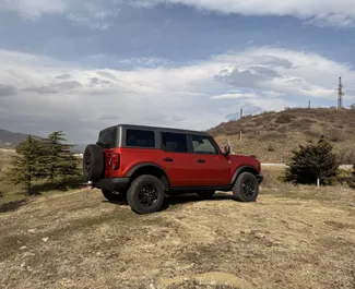 Ford Bronco 2025 disponibile per il noleggio a Tbilisi, con limite di chilometraggio di 200 km/giorno.