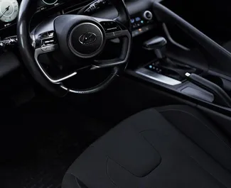 Motore Benzina da 1,6L di Hyundai Elantra 2022 per il noleggio ad Almaty.