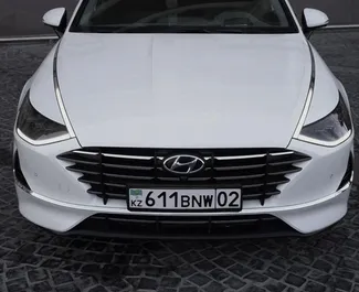 Hyundai Sonata 2021 disponibile per il noleggio ad Almaty, con limite di chilometraggio di 250 km/giorno.
