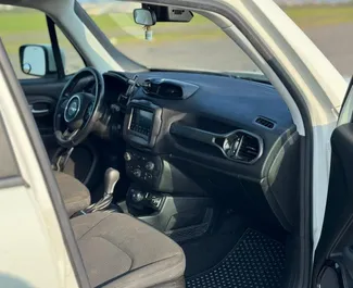 Noleggio Jeep Renegade. Auto Economica, Comfort, Crossover per il noleggio in Georgia ✓ Cauzione di Senza deposito ✓ Opzioni assicurative RCT.