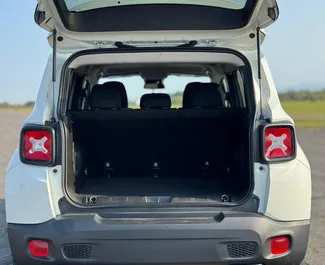 Motore Benzina da 2,4L di Jeep Renegade 2020 per il noleggio a Kutaisi.