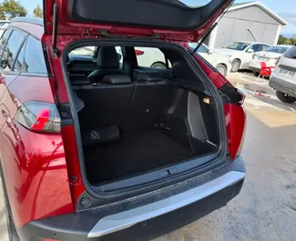 Motore Diesel da 1,5L di Peugeot 2008 2023 per il noleggio all'aeroporto di Antalya.