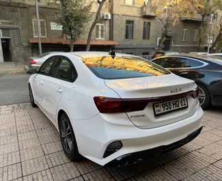 Motore Benzina da L di Kia Forte 2022 per il noleggio a Yerevan.