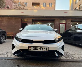 Noleggio Kia Forte. Auto Economica, Comfort per il noleggio in Armenia ✓ Cauzione di Deposito di 350 USD ✓ Opzioni assicurative RCT, FDW, All'estero, Giovane.