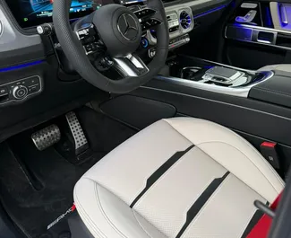 Mercedes-Benz G63 AMG 2026 con sistema A trazione integrale, disponibile a Dubai.