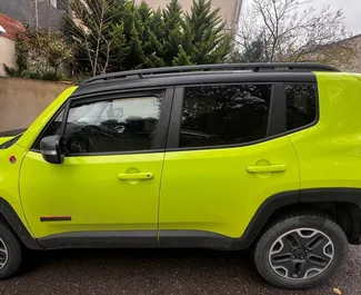 Jeep Renegade 2017 disponibile per il noleggio a Tbilisi, con limite di chilometraggio di 200 km/giorno.