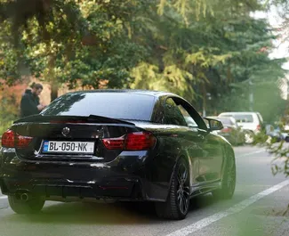 BMW 428i Cabrio 2016 disponibile per il noleggio a Tbilisi, con limite di chilometraggio di illimitato.