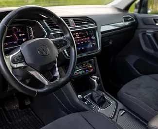 Volkswagen Tiguan 2023 con sistema A trazione anteriore, disponibile in Becici.