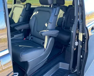 Motore Diesel da 3,0L di Mercedes-Benz V-Class 2025 per il noleggio a Lubiana.