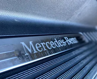 Mercedes-Benz V-Class 2025 disponibile per il noleggio a Lubiana, con limite di chilometraggio di illimitato.