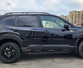 Subaru Forester 2024 disponibile per il noleggio a Tbilisi, con limite di chilometraggio di illimitato.