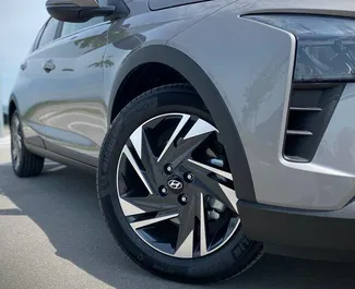 Motore Benzina da 1,0L di Hyundai Bayon 2023 per il noleggio a Lubiana.