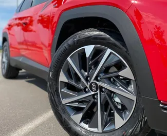 Hyundai Tucson 2024 disponibile per il noleggio a Lubiana, con limite di chilometraggio di illimitato.