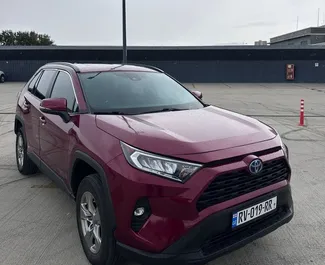 Toyota Rav4 2022 disponibile per il noleggio a Tbilisi, con limite di chilometraggio di illimitato.