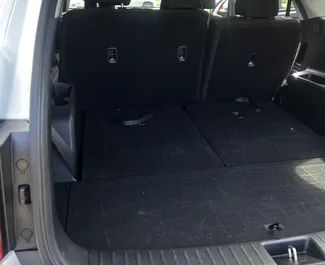 Noleggio Kia Sorento. Auto Comfort, Crossover per il noleggio in Georgia ✓ Cauzione di Deposito di 700 GEL ✓ Opzioni assicurative RCT, SCDW, FDW, Passeggeri, Furto, Senza deposito.