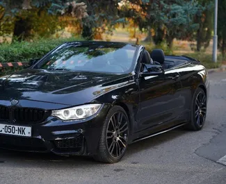 Interni di BMW 428i Cabrio in affitto in Georgia. Un'ottima auto da 4 posti con cambio Automatico.