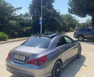 Interni di Mercedes-Benz CLA250 in affitto in Georgia. Un'ottima auto da 5 posti con cambio Automatico.