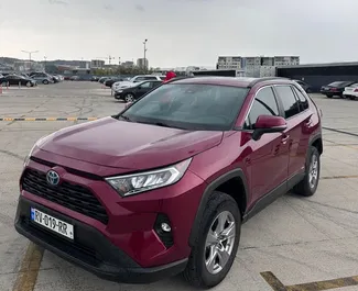 Motore Ibrido da 2,5L di Toyota Rav4 2022 per il noleggio a Tbilisi.