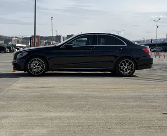Vista frontale di un noleggio Mercedes-Benz C-Class a Tbilisi, Georgia ✓ Auto #15778. ✓ Cambio Automatico TM ✓ 0 recensioni.