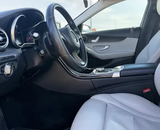 Motore Benzina da 2,0L di Mercedes-Benz C-Class 2017 per il noleggio a Tbilisi.