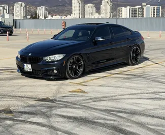 Motore Benzina da 2,0L di BMW 428i Gran Coupe 2017 per il noleggio a Tbilisi.