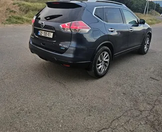 Nissan Rogue 2014 disponibile per il noleggio a Tbilisi, con limite di chilometraggio di illimitato.