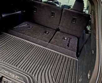Chevrolet Traverse 2021 disponibile per il noleggio a Tbilisi, con limite di chilometraggio di illimitato.