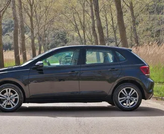 Noleggio Volkswagen Polo. Auto Economica per il noleggio in Montenegro ✓ Cauzione di Deposito di 300 EUR ✓ Opzioni assicurative RCT, All'estero.