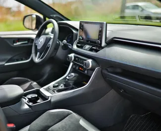 Noleggio auto Toyota Rav4 2022 in Montenegro, con carburante Ibrido e 180 cavalli di potenza ➤ A partire da 100 EUR al giorno.
