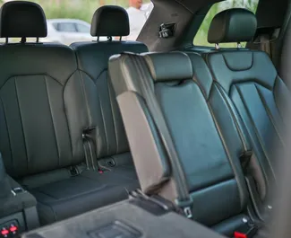 Audi Q7 2021 disponibile per il noleggio in Becici, con limite di chilometraggio di illimitato.