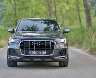 Vista frontale di un noleggio Audi Q7 in Becici, Montenegro ✓ Auto #12172. ✓ Cambio Automatico TM ✓ 0 recensioni.