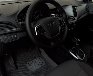 Hyundai Accent 2021 disponibile per il noleggio ad Almaty, con limite di chilometraggio di 250 km/giorno.