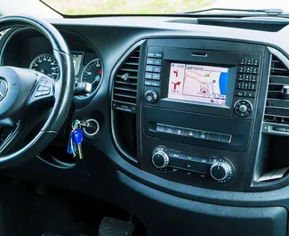Mercedes-Benz Vito Tourer Pro 2019 disponibile per il noleggio in Becici, con limite di chilometraggio di illimitato.