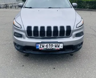 Noleggio auto Jeep Cherokee 2017 in Georgia, con carburante Benzina e 271 cavalli di potenza ➤ A partire da 135 GEL al giorno.