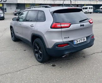 Noleggio Jeep Cherokee. Auto Comfort, SUV, Crossover per il noleggio in Georgia ✓ Cauzione di Senza deposito ✓ Opzioni assicurative RCT, SCDW, FDW, Furto, Giovane.